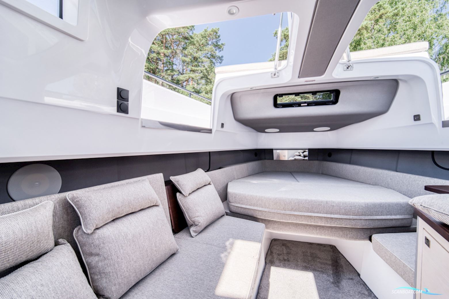 Axopar 45 Cross Cabin Brabus