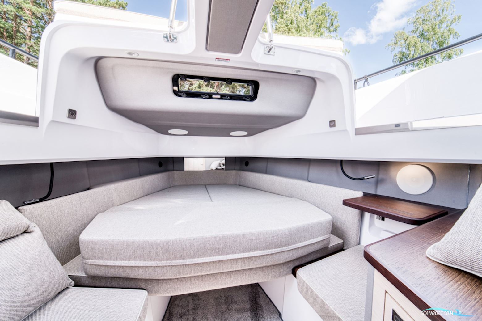 Axopar 45 Cross Cabin Brabus