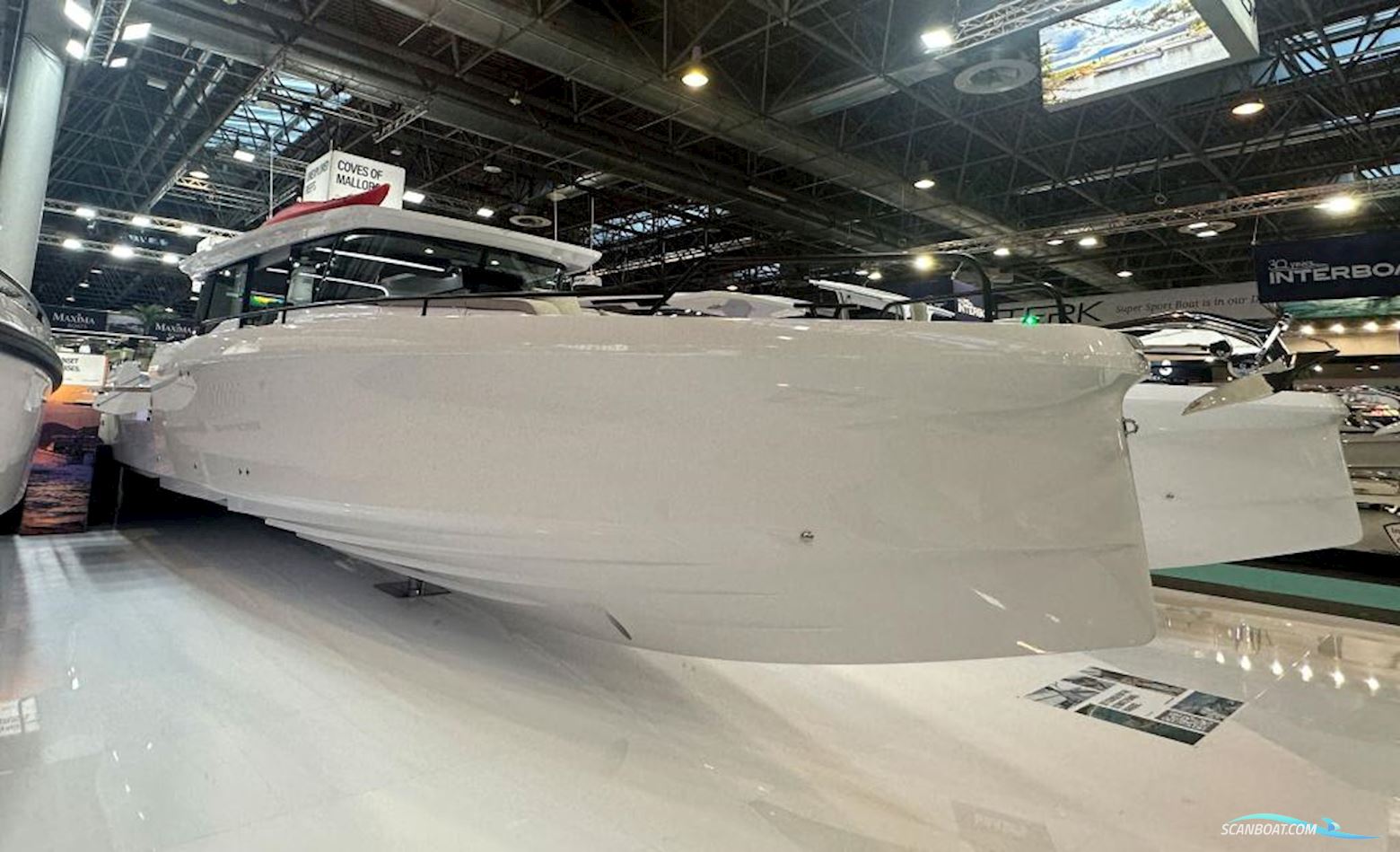 AXOPAR 45 Cross Cabin