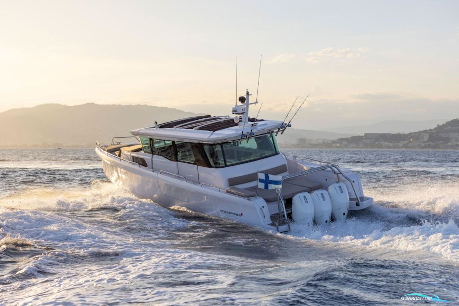 AXOPAR 45 Cross Cabin