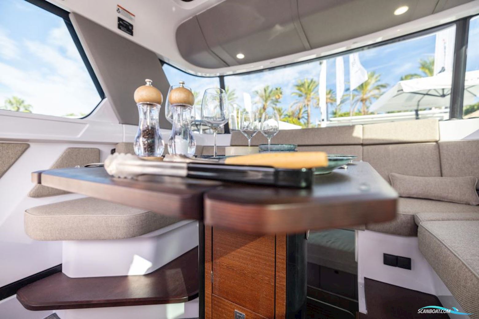 AXOPAR 45 Cross Cabin