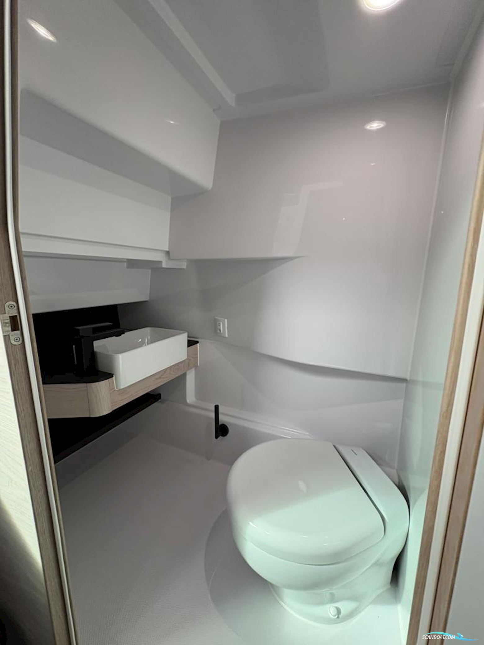 Axopar 45 Cross Cabin