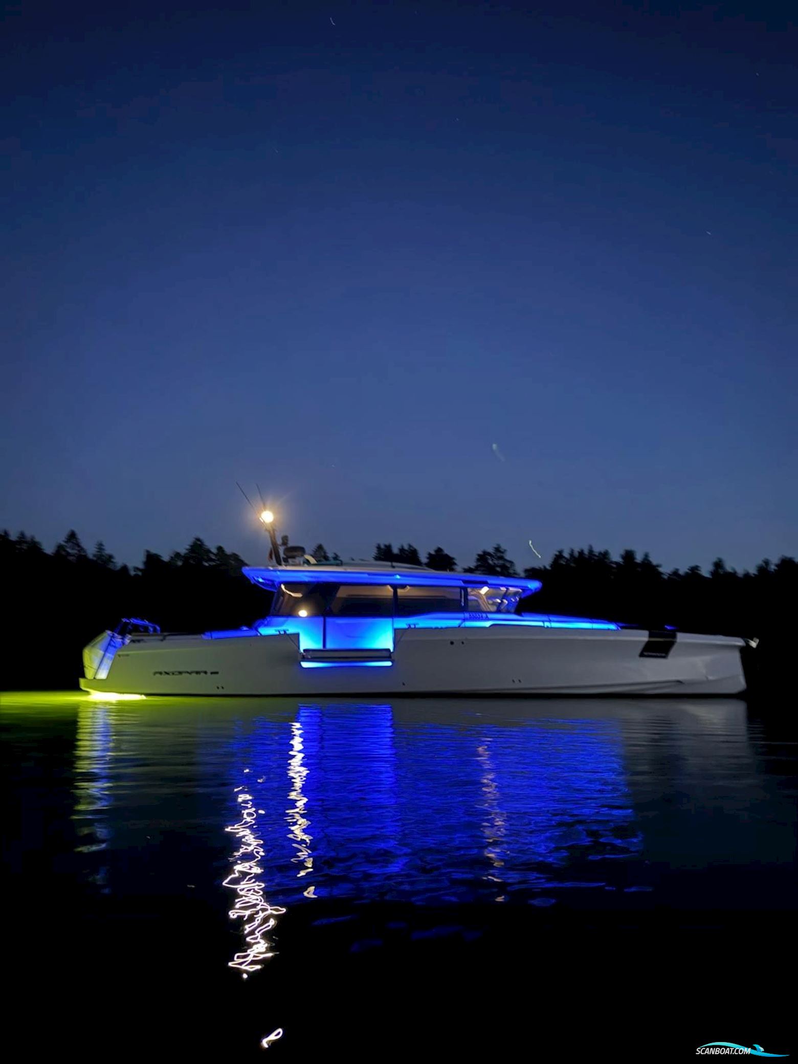 AXOPAR 45 Cross Cabin