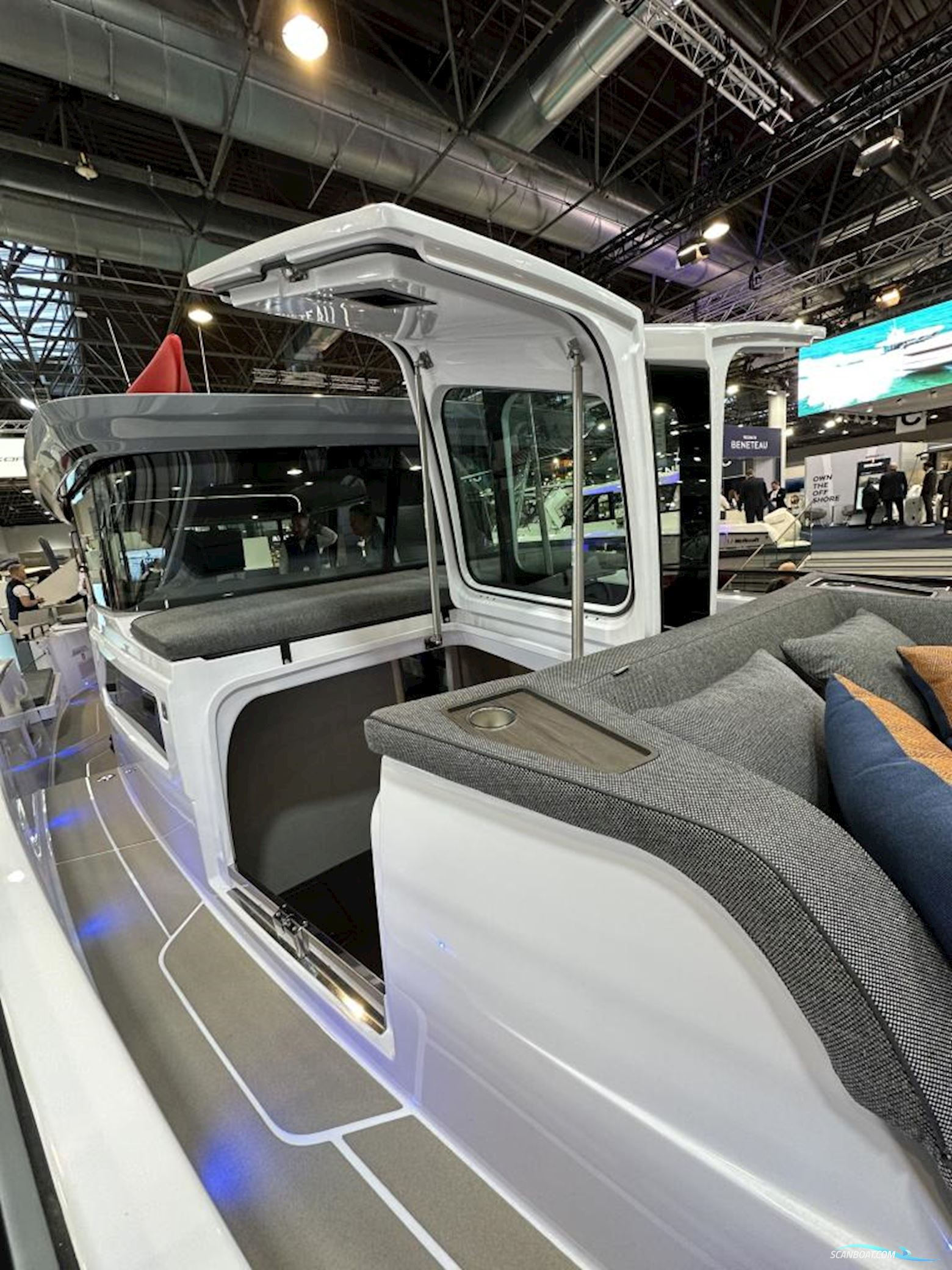 Axopar 45 Cross Cabin