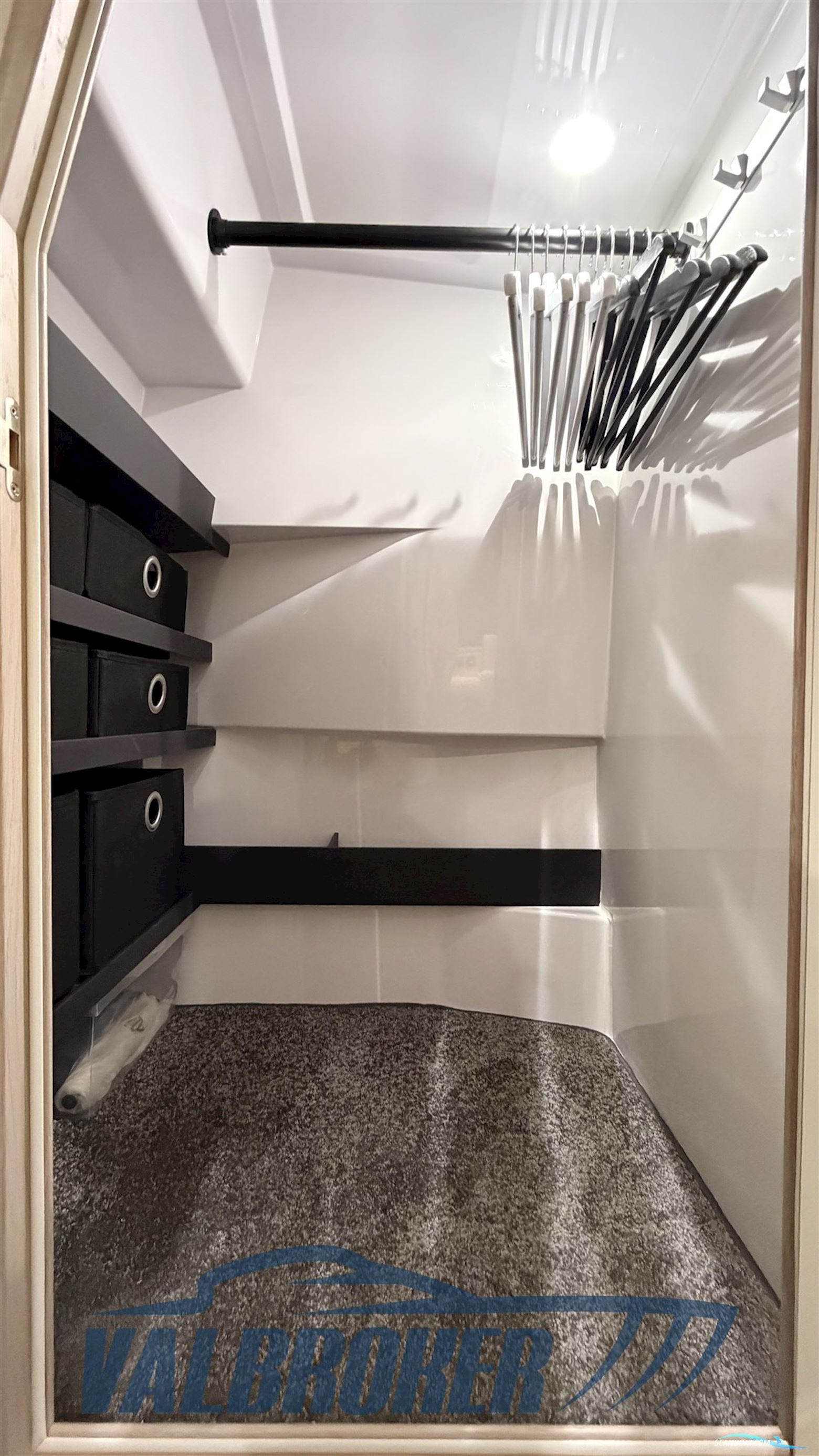 Axopar 45 Cross Cabin