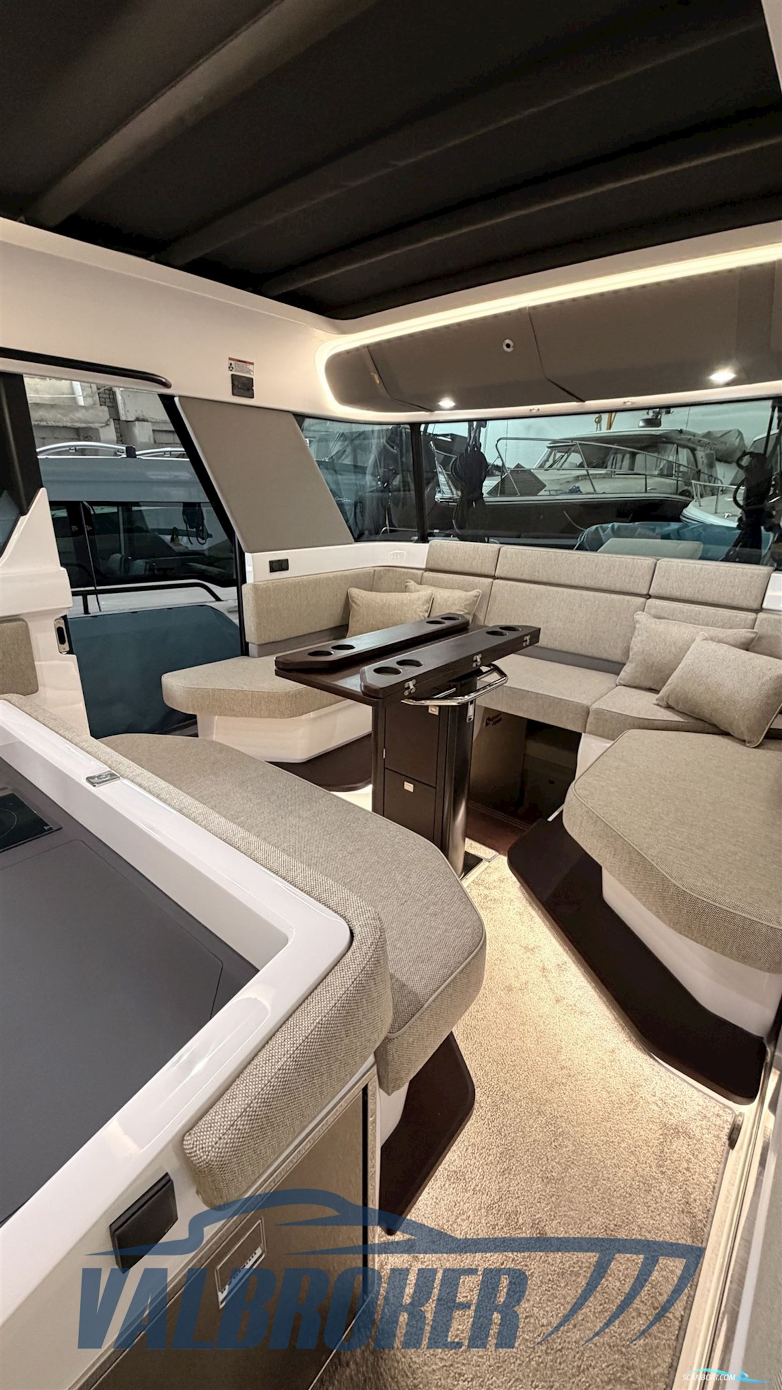 Axopar 45 Cross Cabin