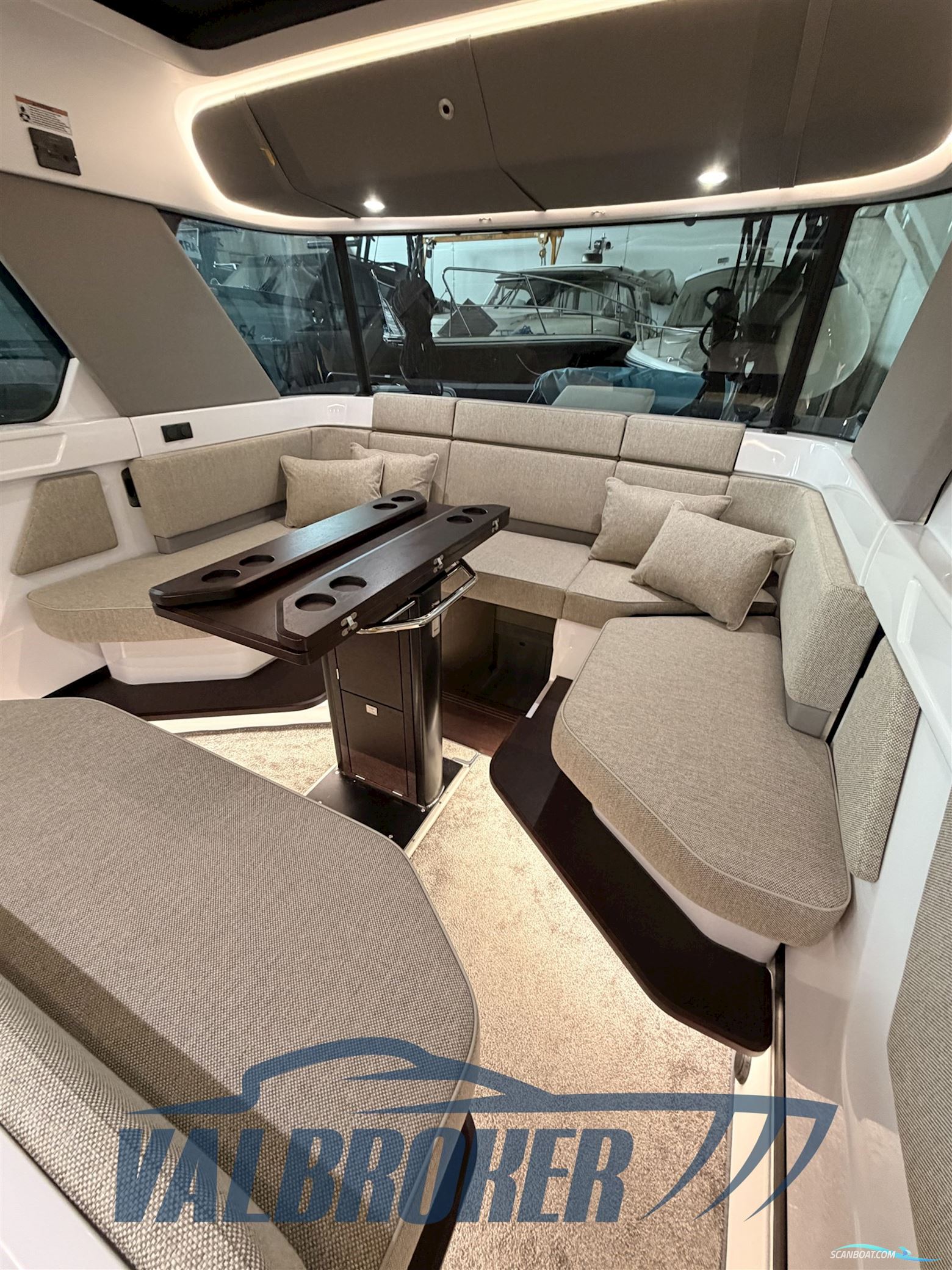 Axopar 45 Cross Cabin