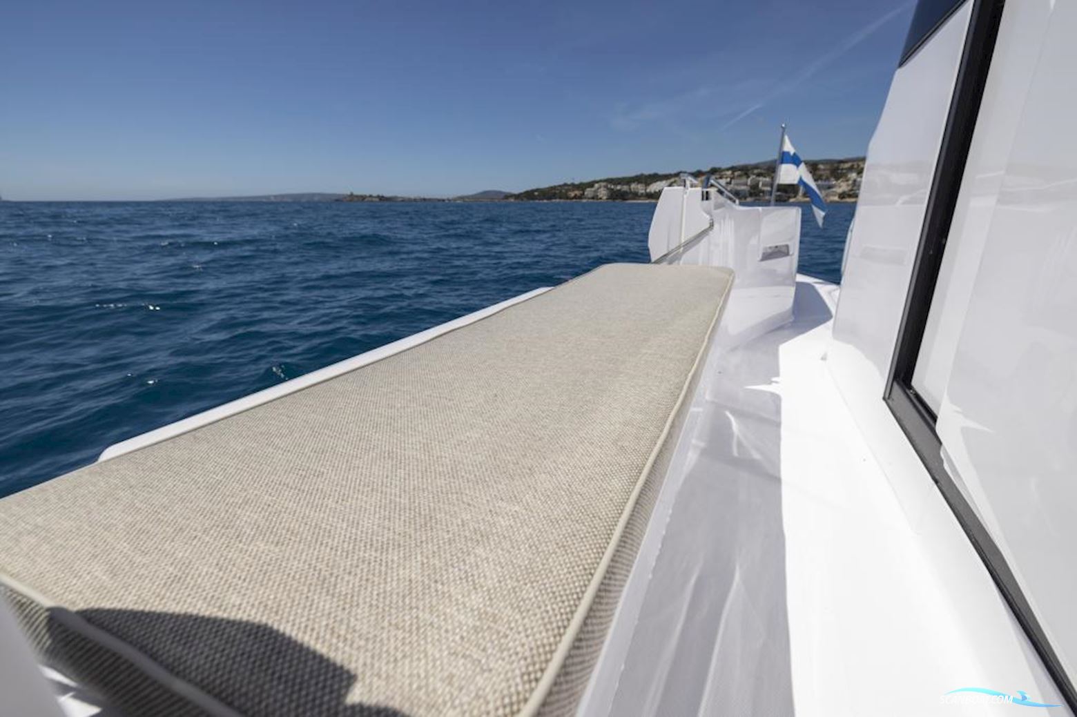 Axopar 45 XC Cross Cabin