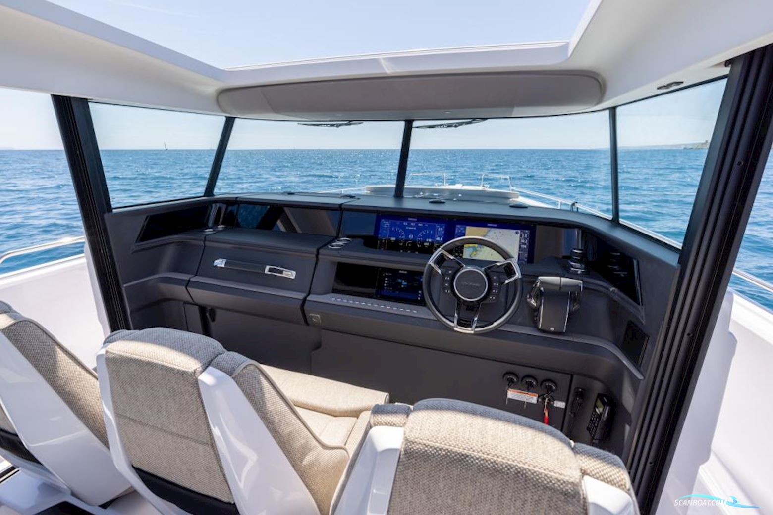 Axopar 45 XC Cross Cabin