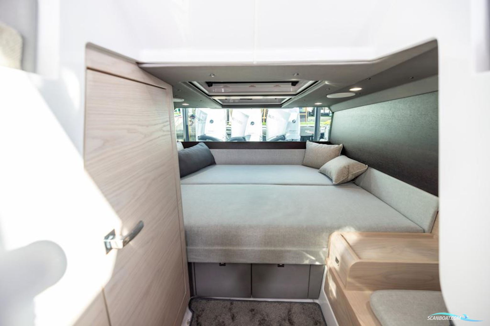 Axopar 45 XC Cross Cabin