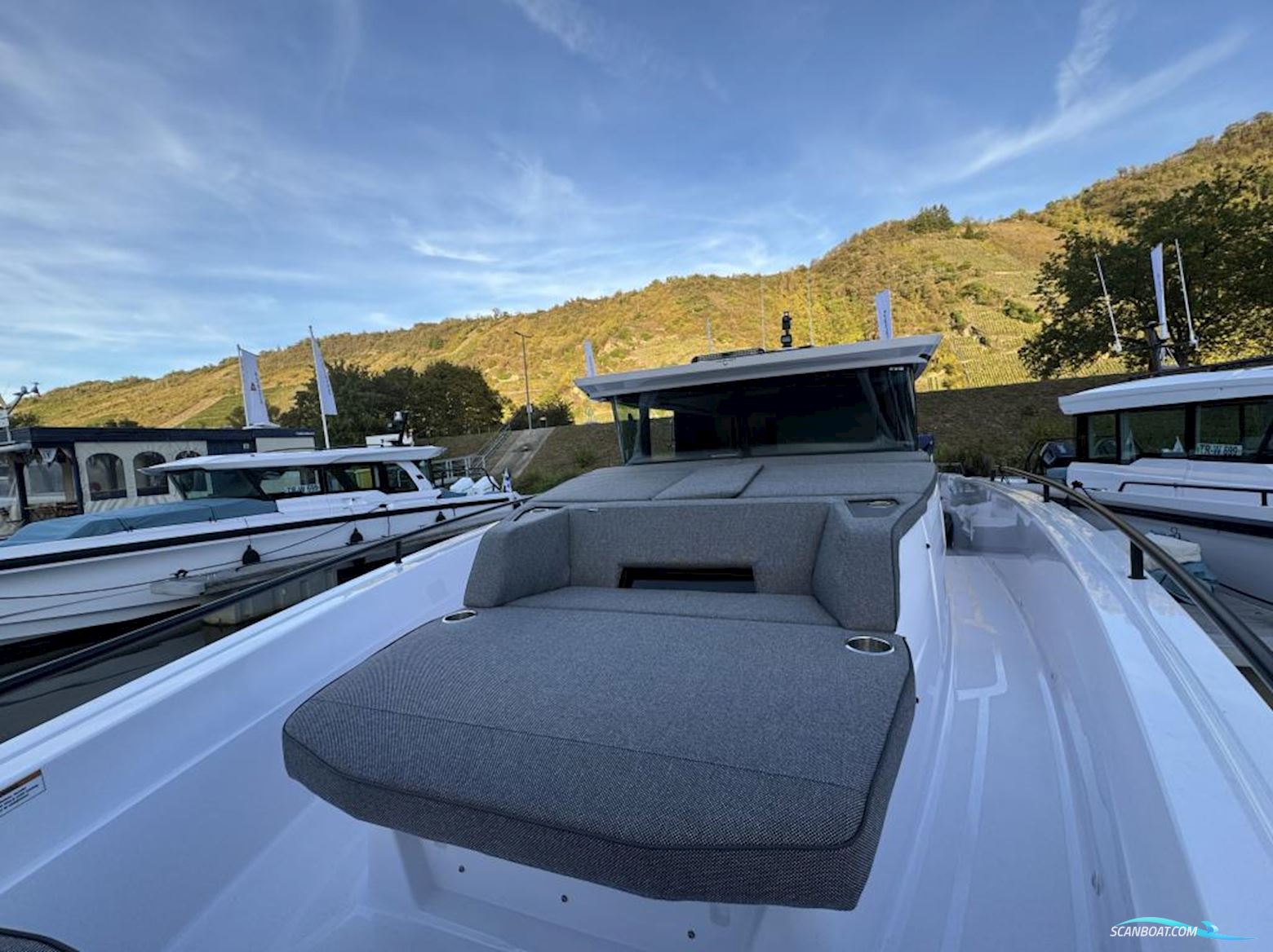 Axopar 45 XC Cross Cabin