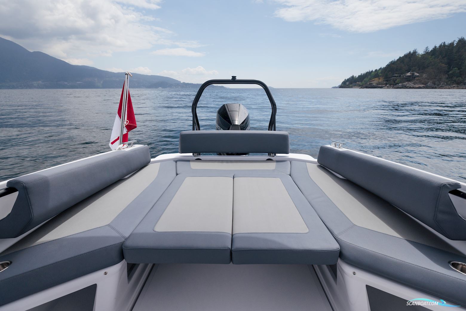 Axopar Yachts 25 Cross Top