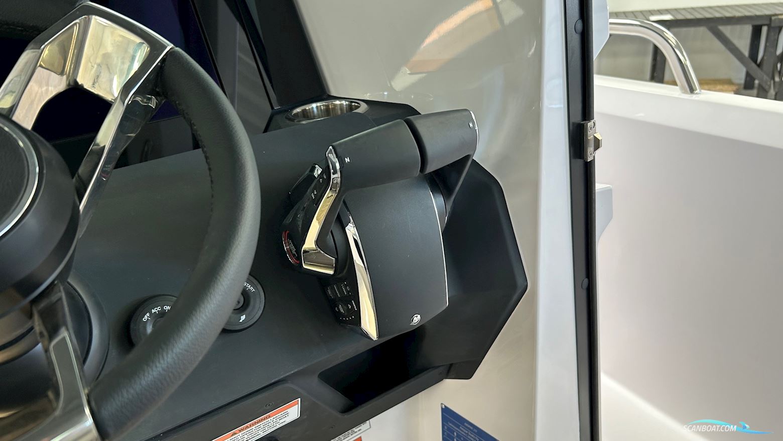 Axopar Yachts 29 XC Cross Cabin