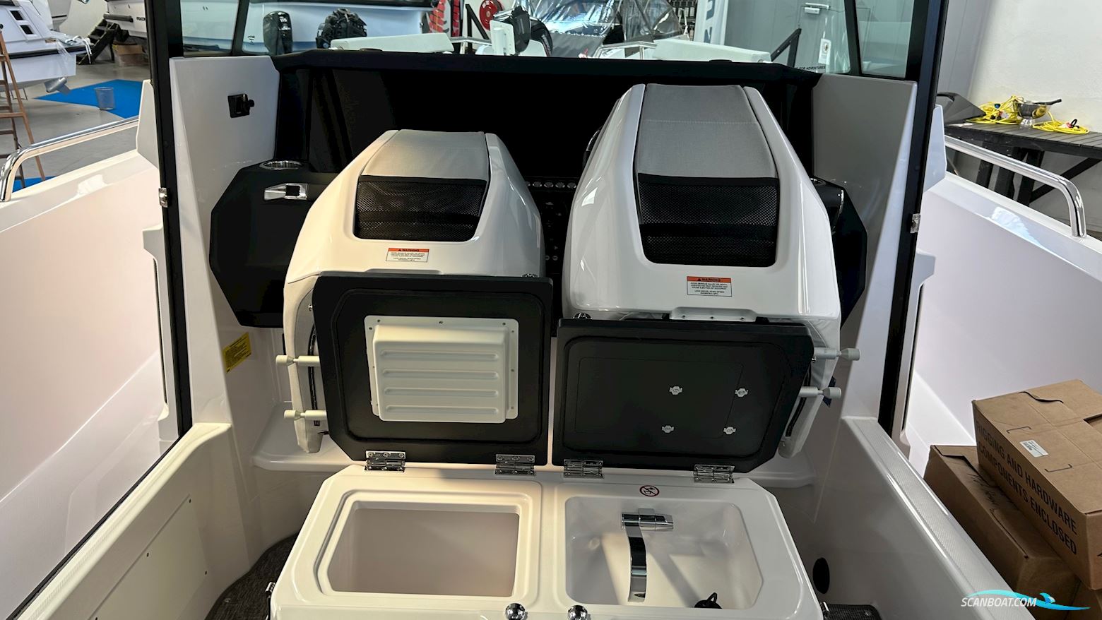 Axopar Yachts 29 XC Cross Cabin