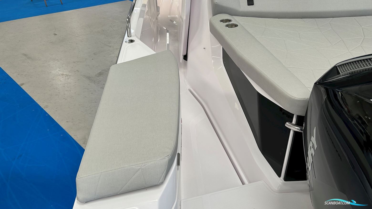 Axopar Yachts 29 XC Cross Cabin