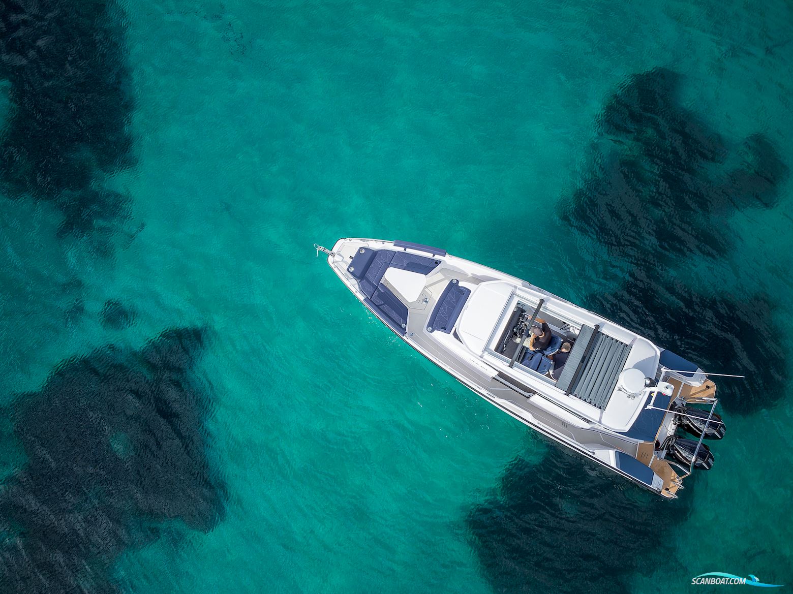 Axopar Yachts 29 XC Cross Cabin