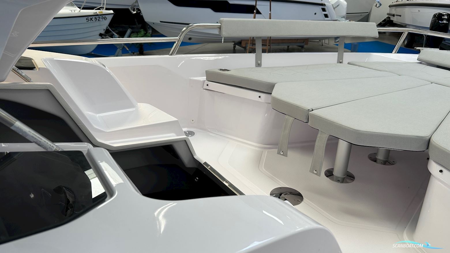 Axopar Yachts 29 XC Cross Cabin