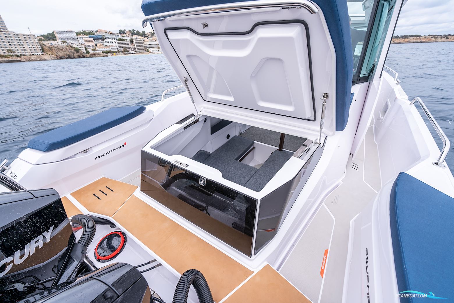 Axopar Yachts 29 XC Cross Cabin
