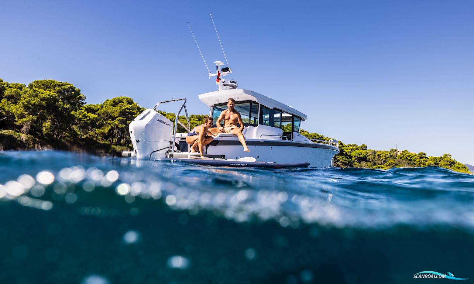 Axopar Yachts 29 XC Cross Cabin