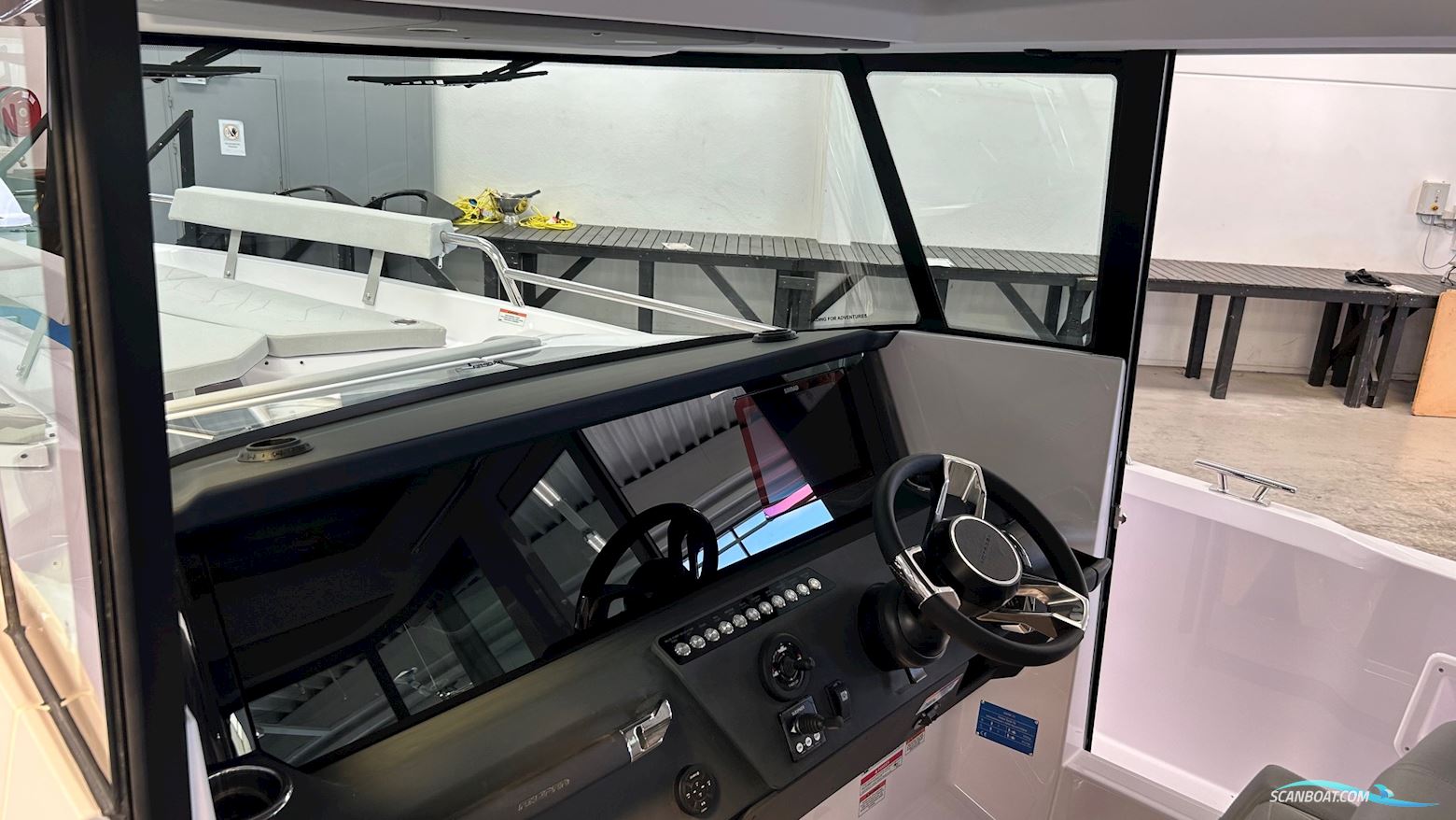 Axopar Yachts 29 XC Cross Cabin