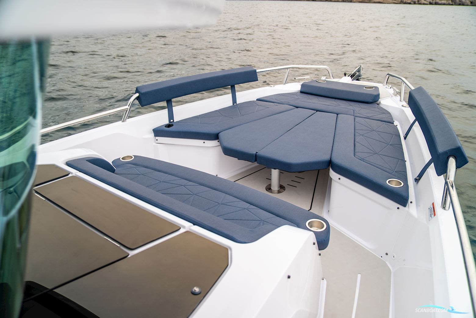 Axopar Yachts 29 XC Cross Cabin