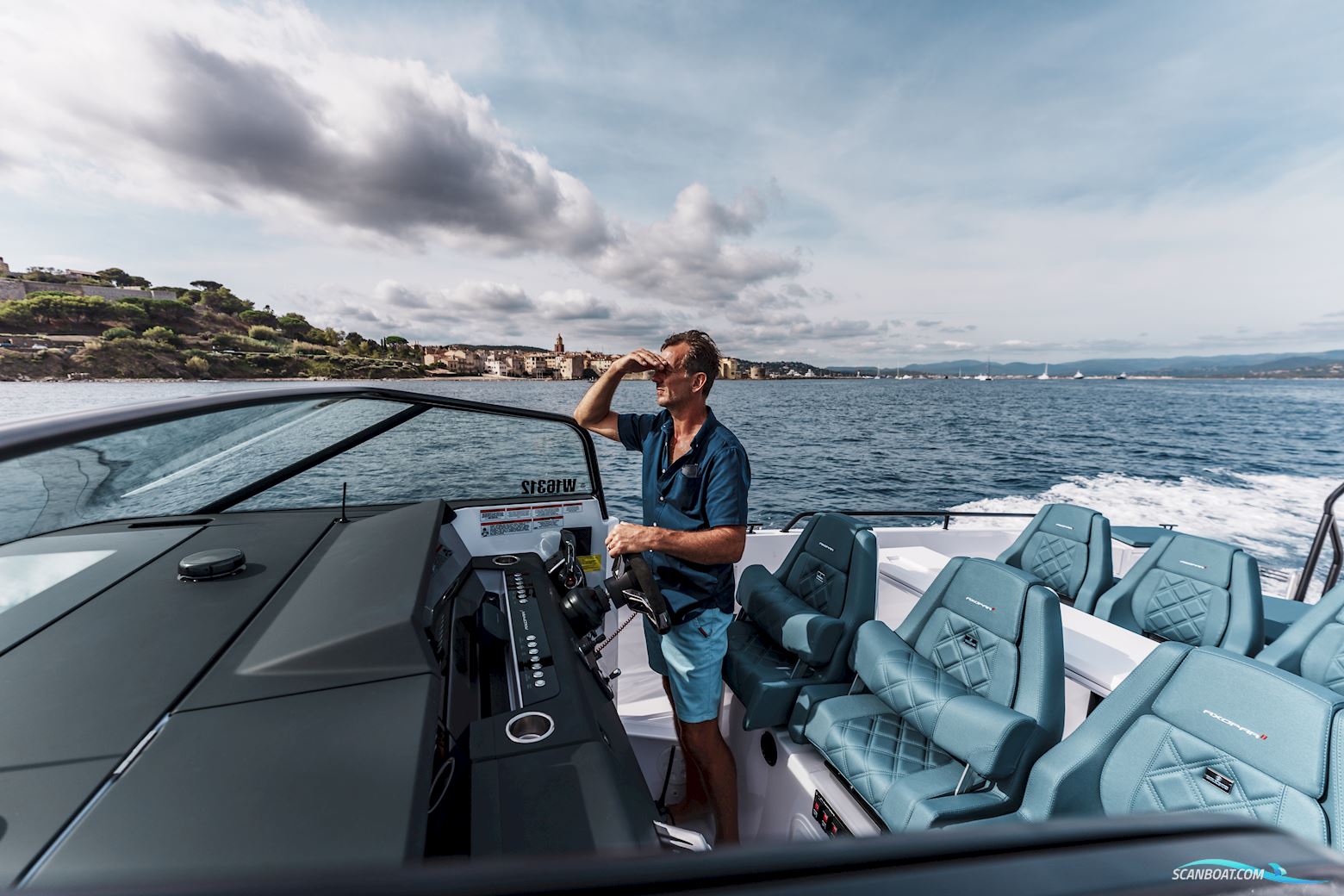 Axopar Yachts 37 Spyder