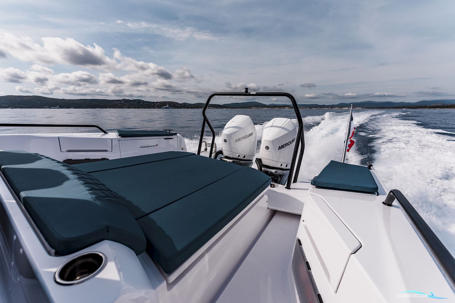 Axopar Yachts 37 Spyder