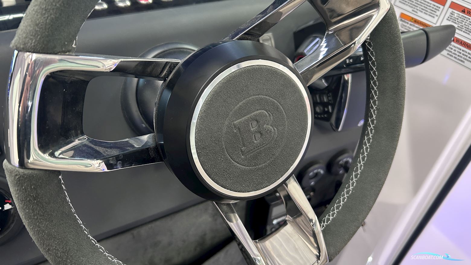 Axopar Yachts 37 XC Cross Cabin