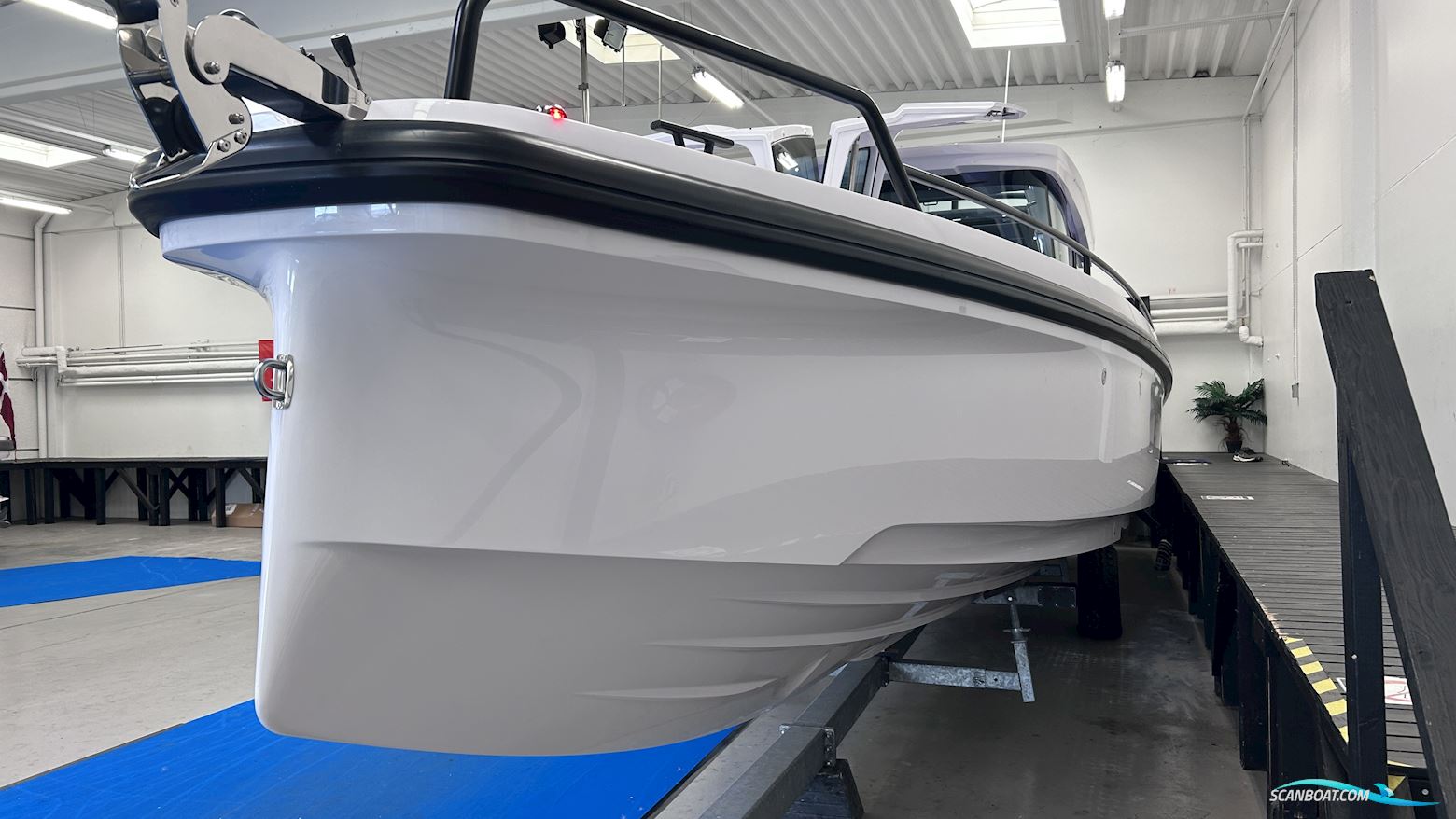 Axopar Yachts 37 XC Cross Cabin
