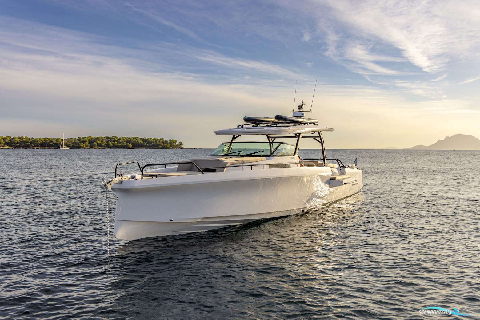 Axopar Yachts 45 Sun-Top