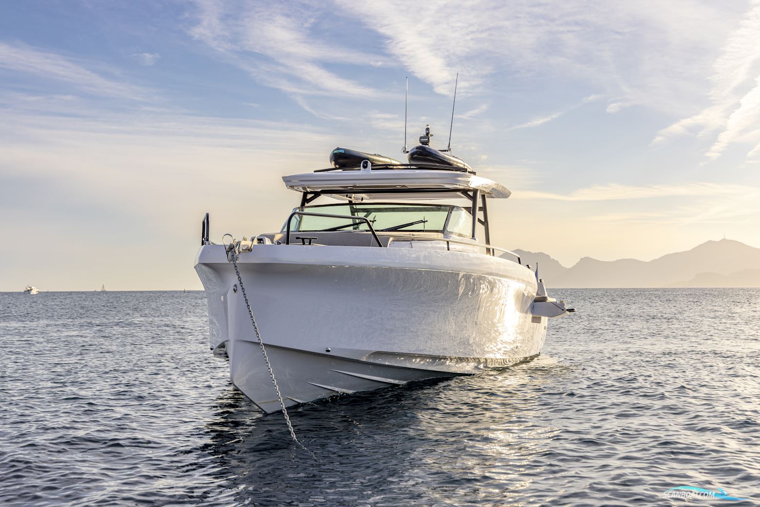 Axopar Yachts 45 Sun-Top