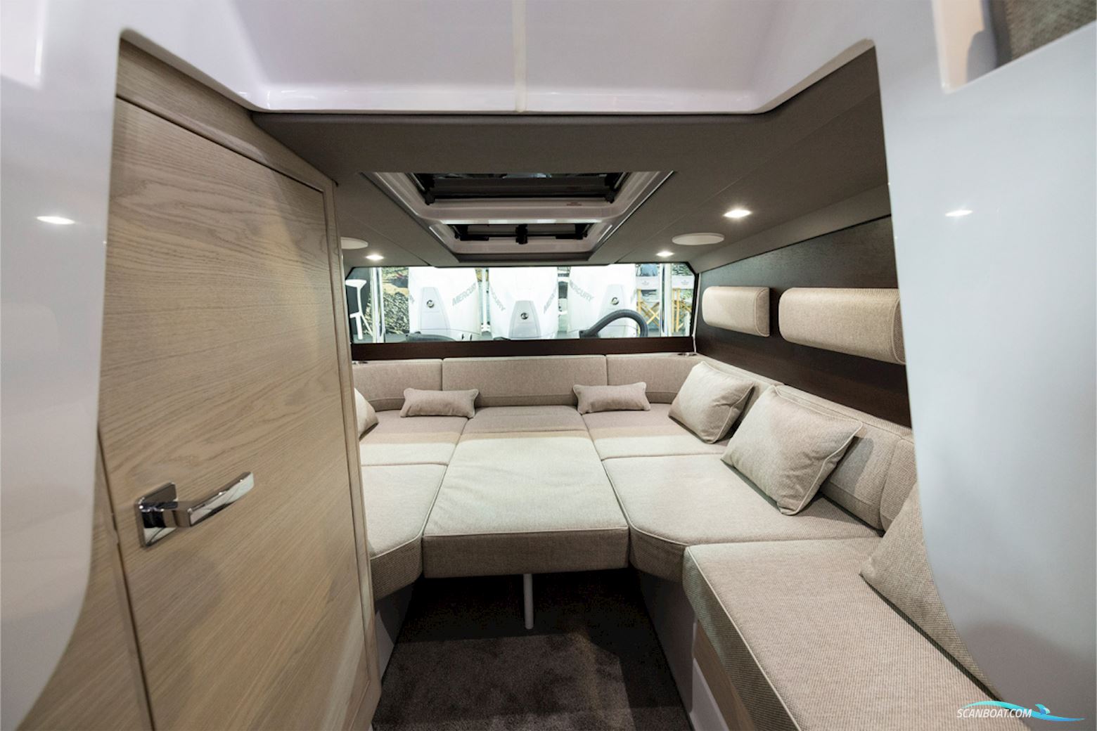 Axopar Yachts 45 XC Cross cabin