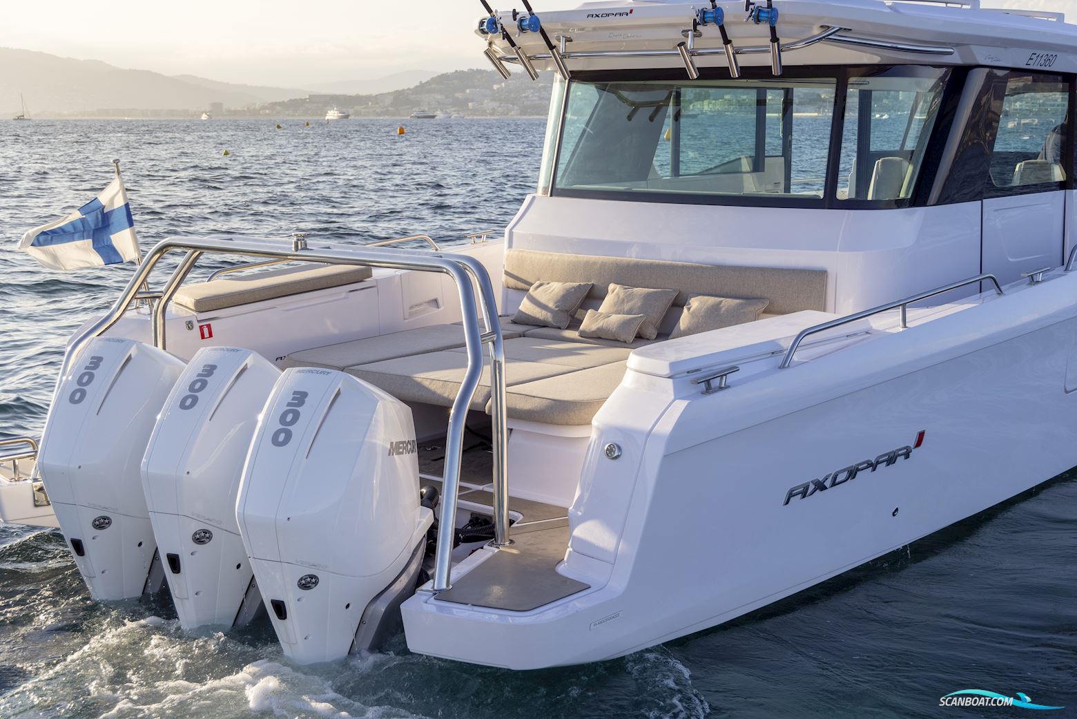Axopar Yachts 45 XC Cross cabin
