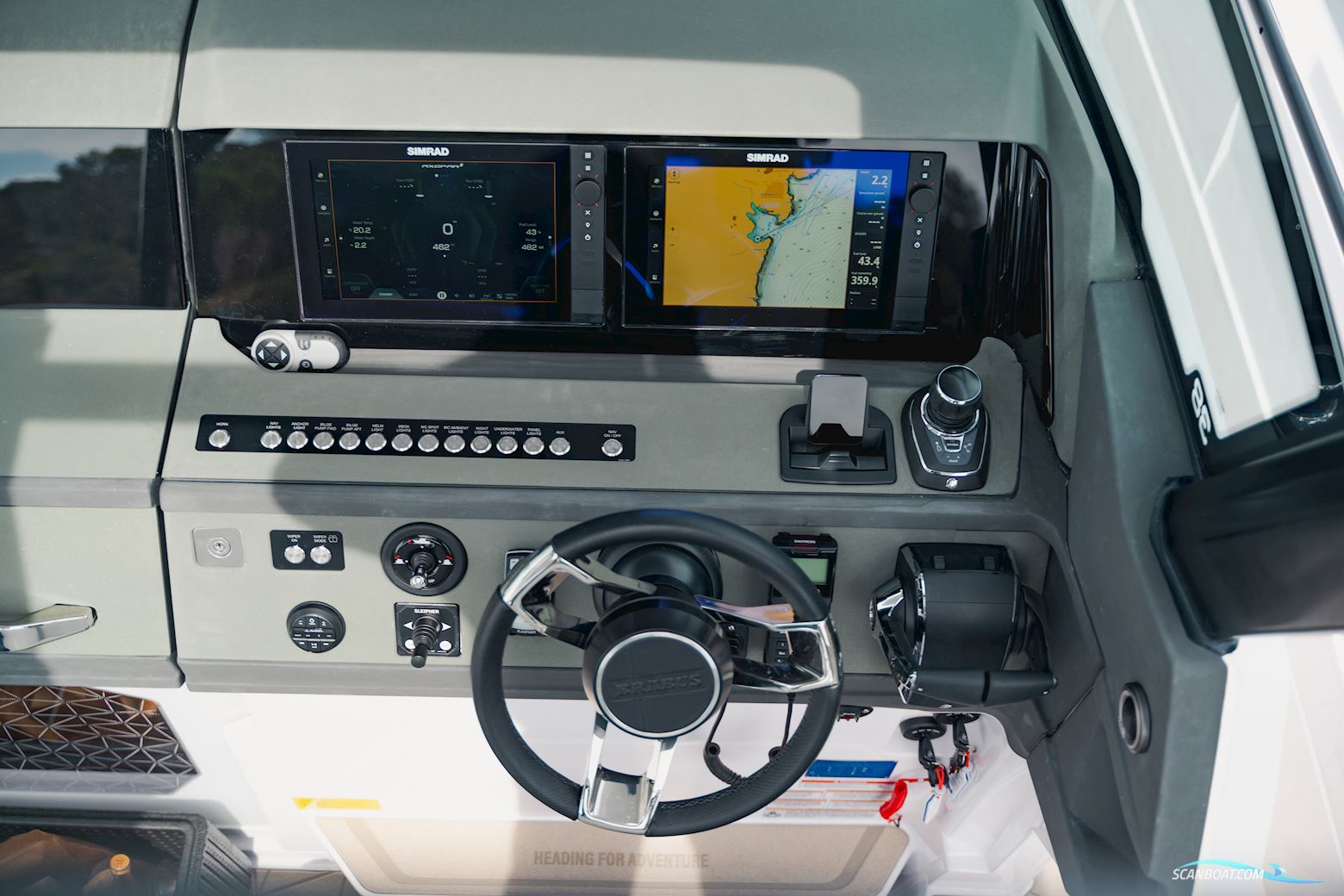 Axopar Yachts Axopar 38 Suntop
