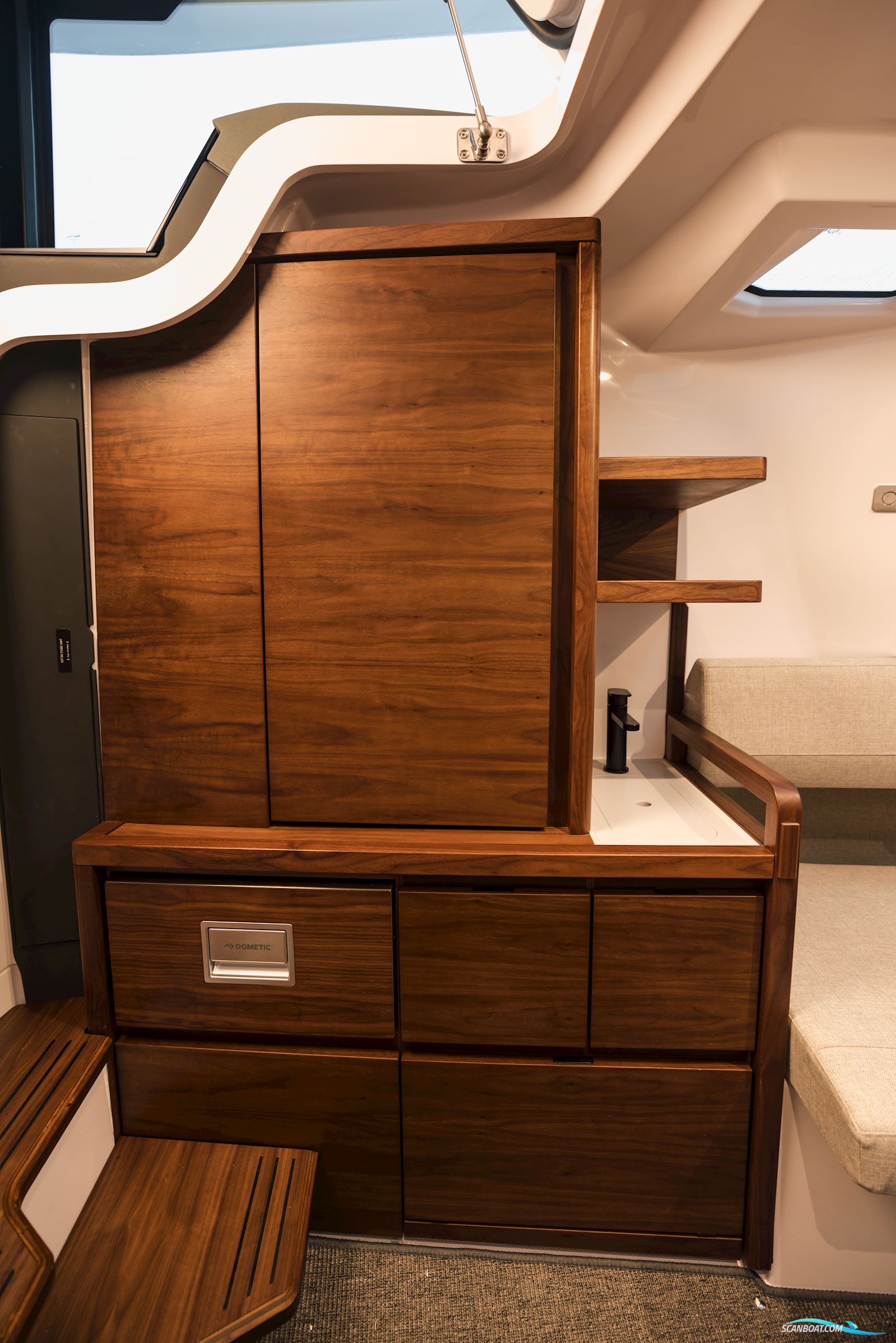 Axopar Yachts Axopar 38 XC Cross Cabin