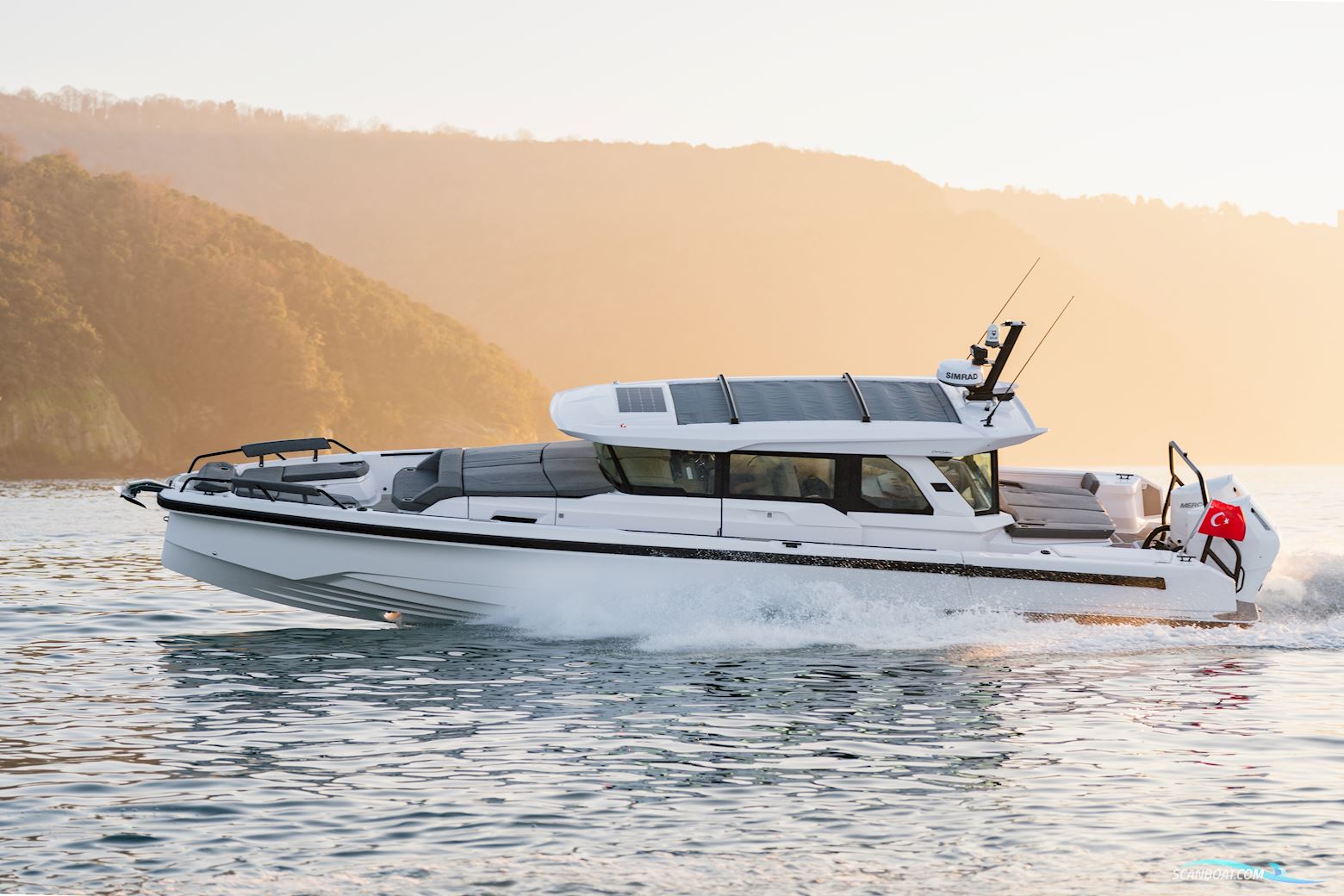 Axopar Yachts Axopar 38 XC Cross Cabin