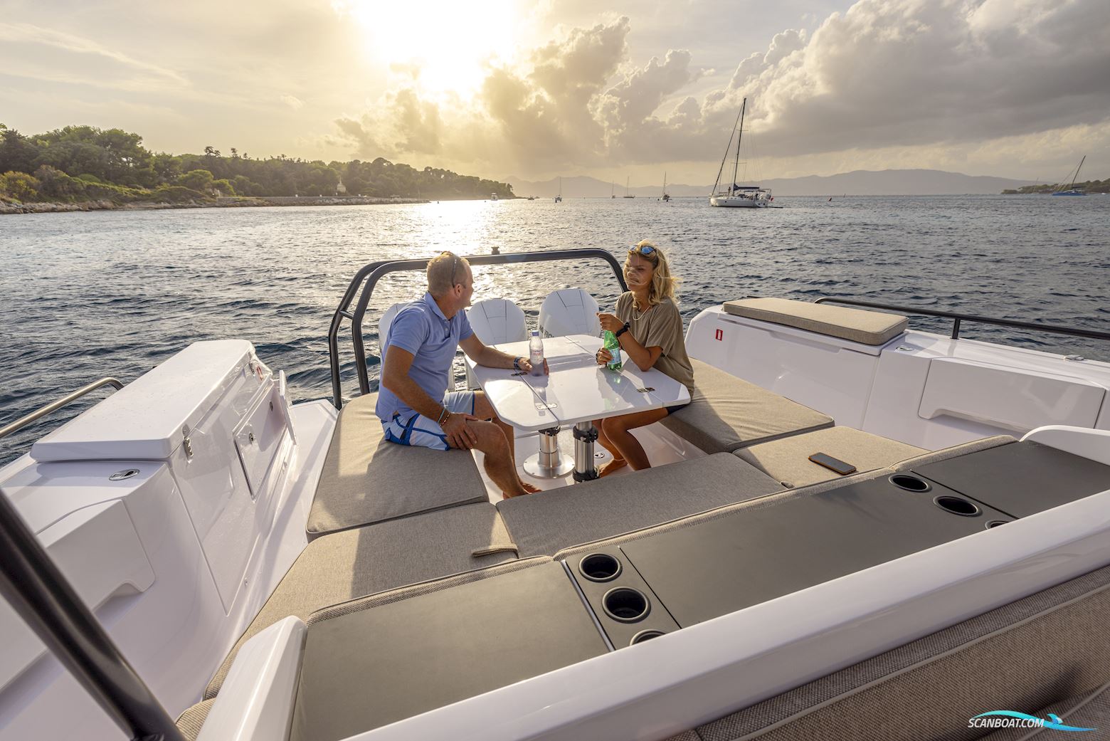 Axopar Yachts Axopar 45 Cross Top