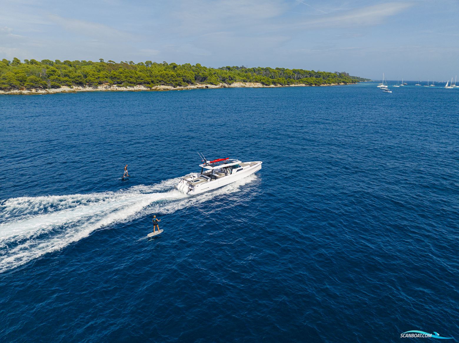 Axopar Yachts Axopar 45 Cross Top