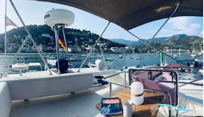 Azimut 38 Fly Motorboat 2010, with Cummins Diesel 5,9 Liter engine, Spain