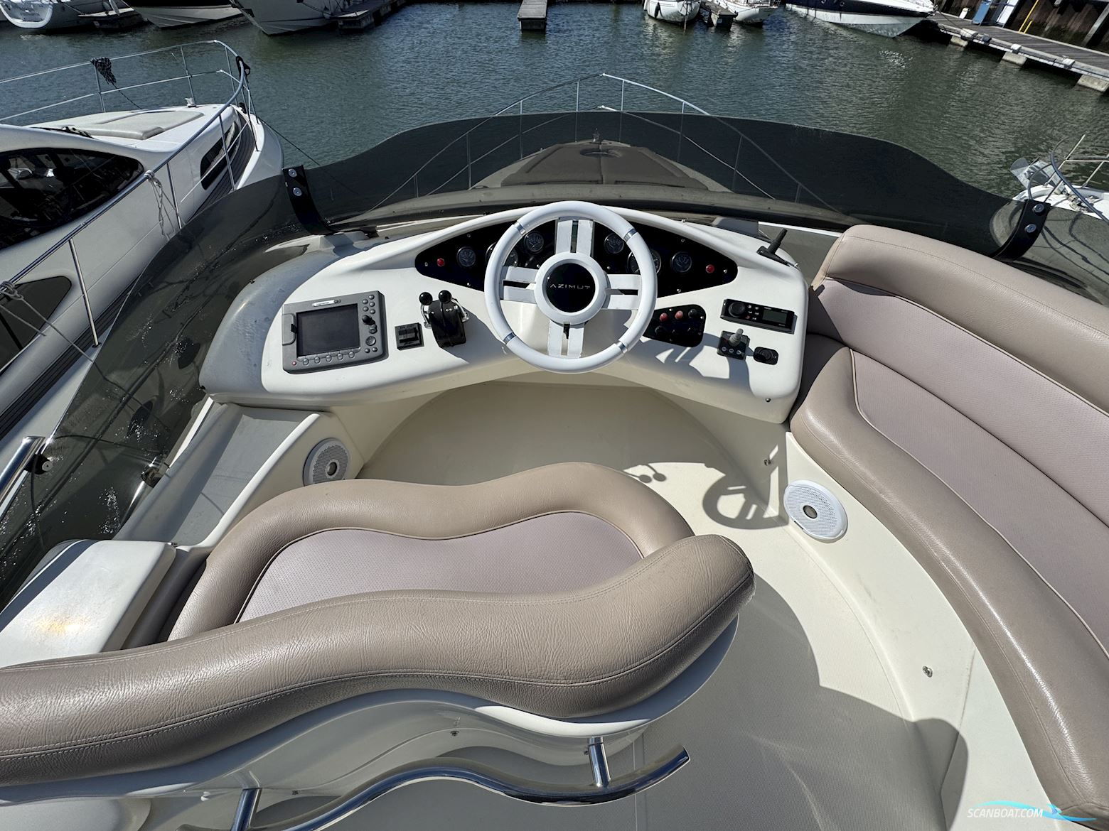 Azimut 42