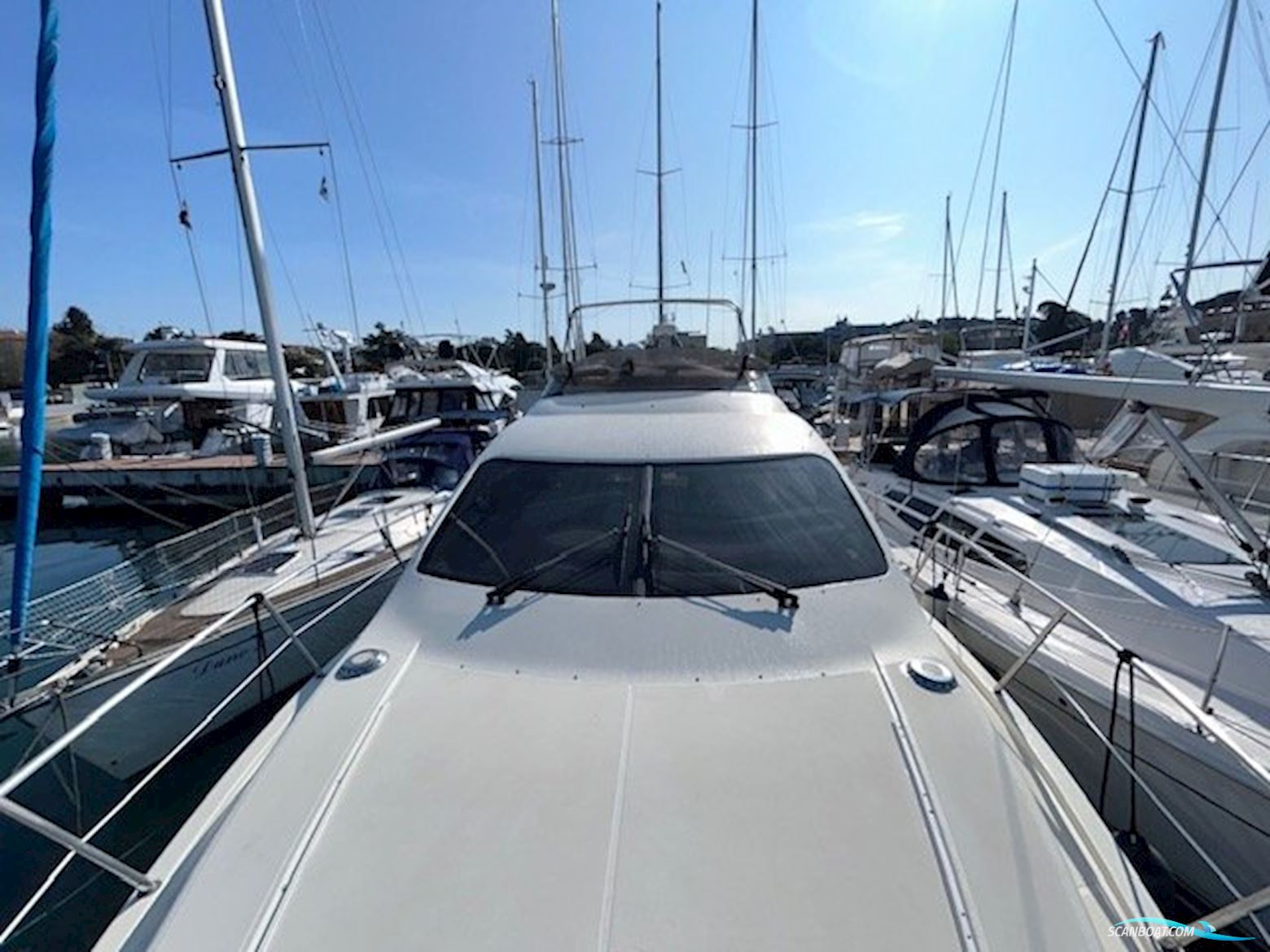 Azimut 42
