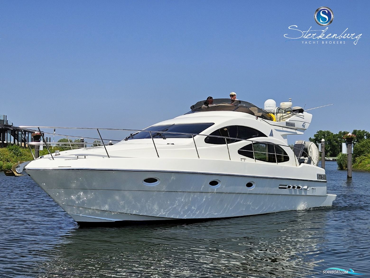 Azimut 42 Motorboat 2001, with Caterpillar engine, The Netherlands