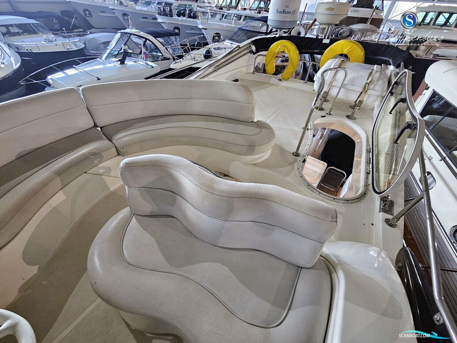 Azimut 42