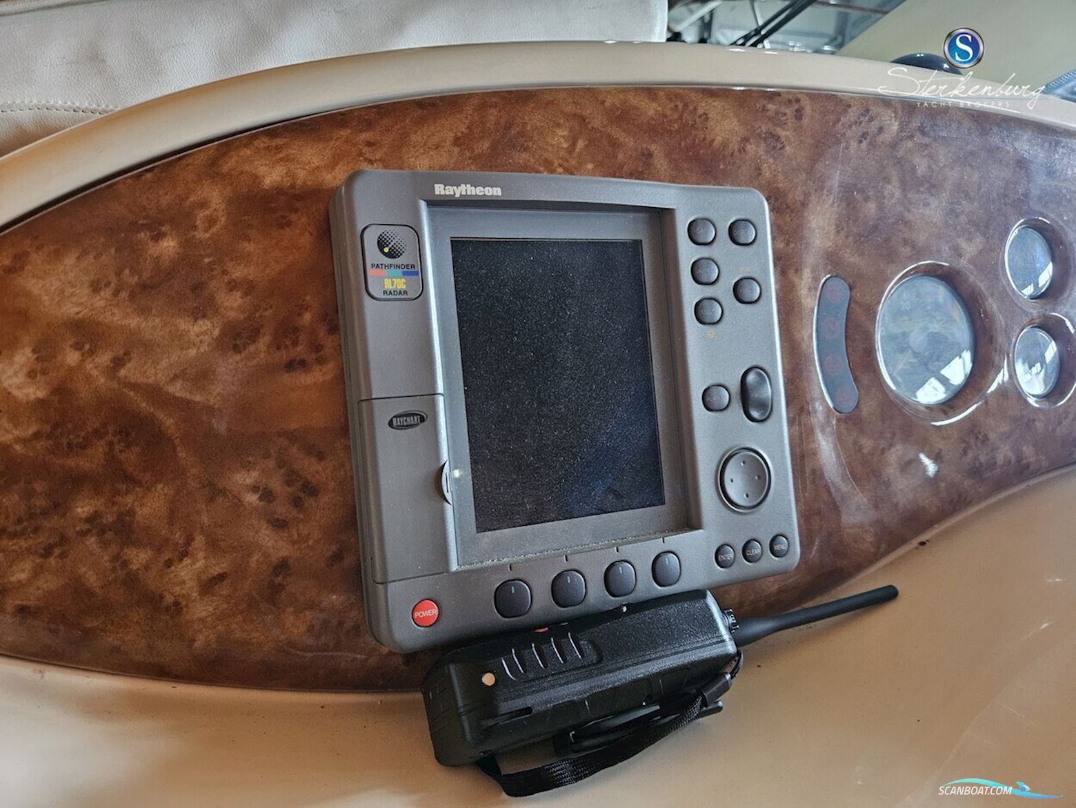 Azimut 42