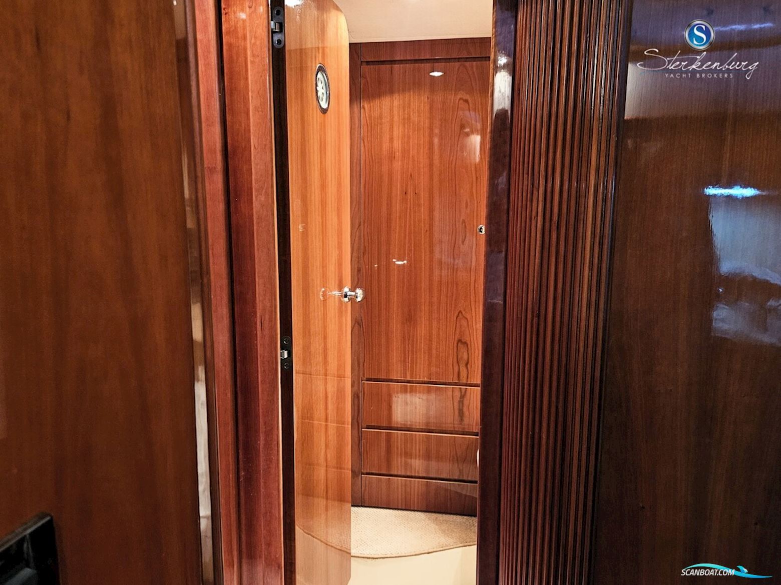 Azimut 42