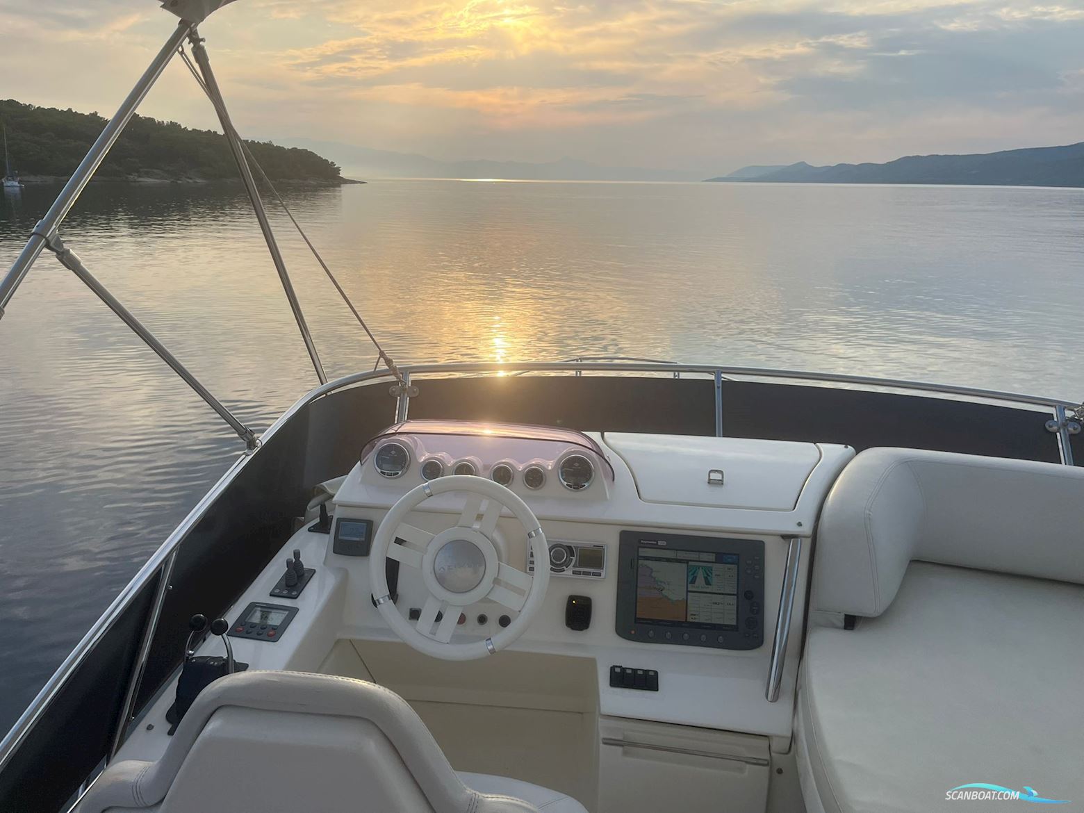 Azimut 43