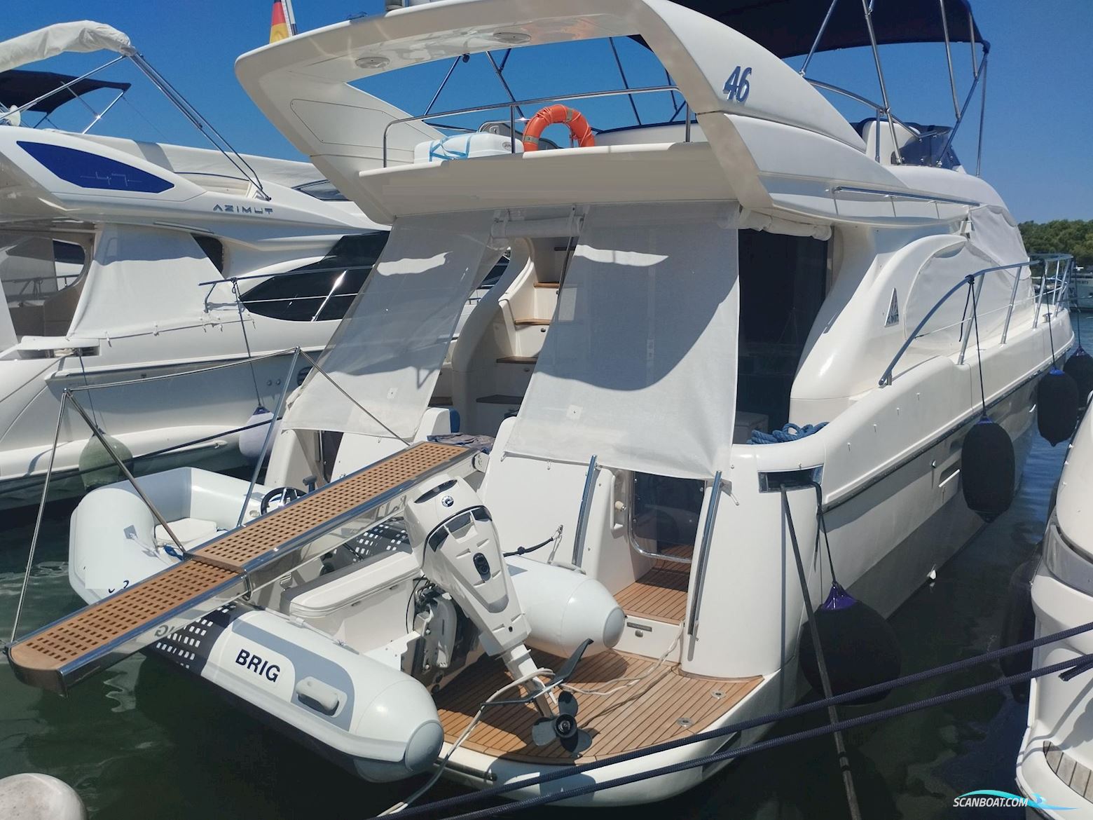 Azimut 46