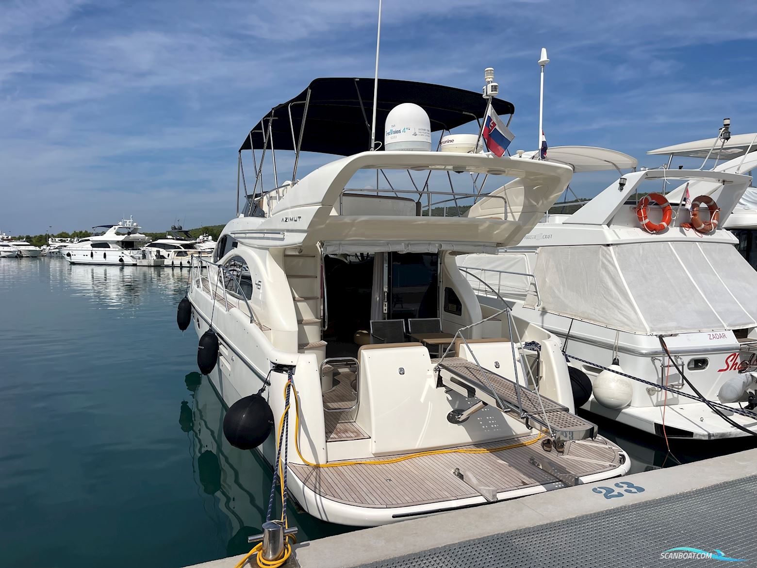 Azimut 46