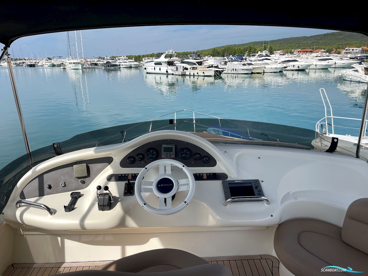 Azimut 46