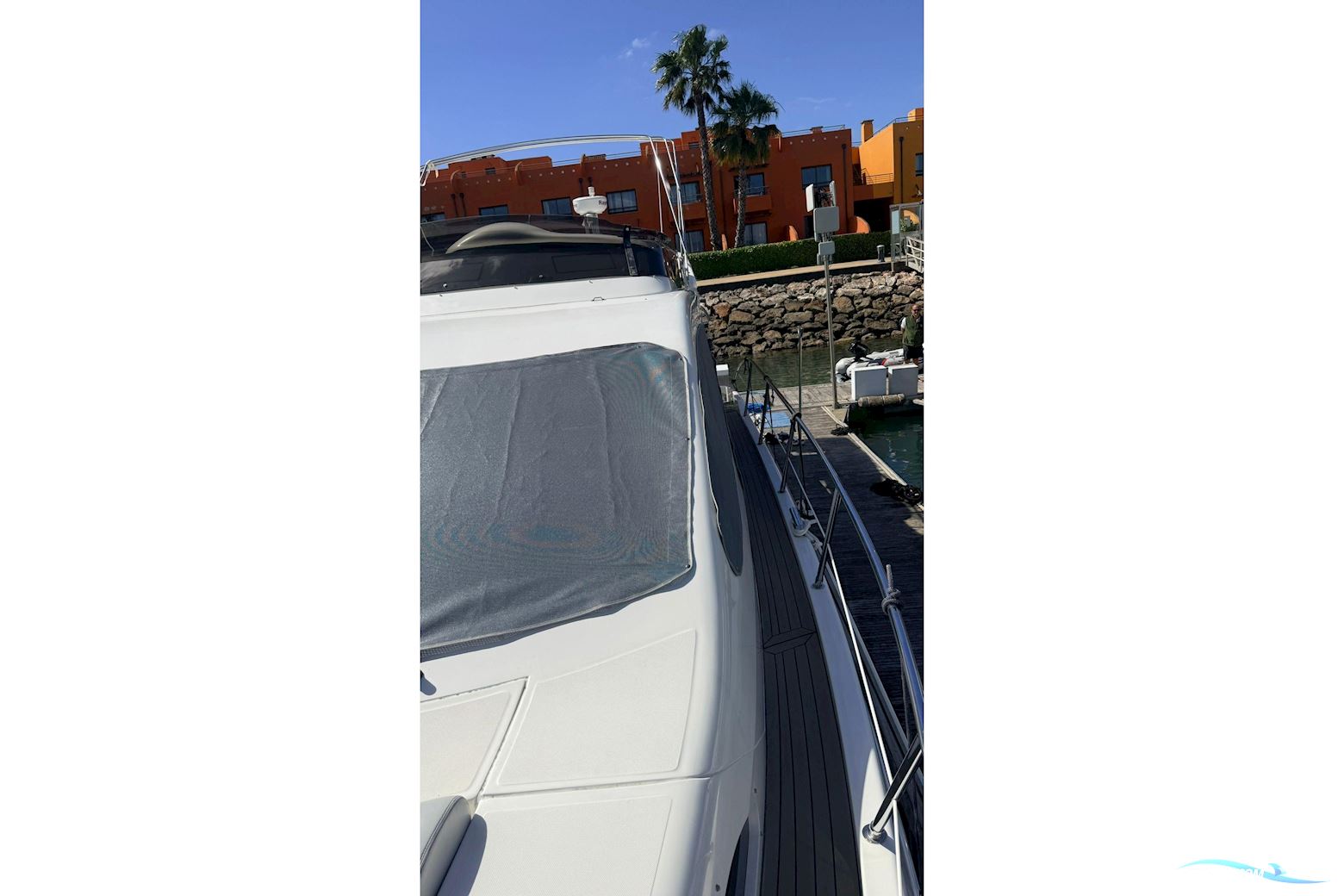 Azimut 46